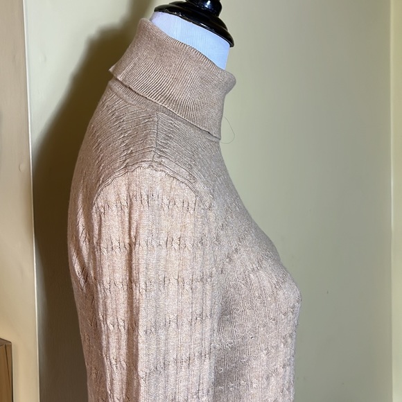 TALBOTS Size Large Cableknit Textured Turtleneck Pullover Cottonblend $89 NEW - Picture 5 of 13